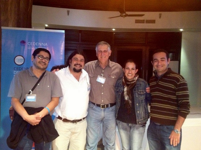 Dr. Laroze junto a su grupo de investigación asisten a ‘inédita