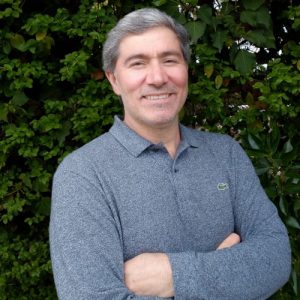 Dr. Fernando Leyton Legues