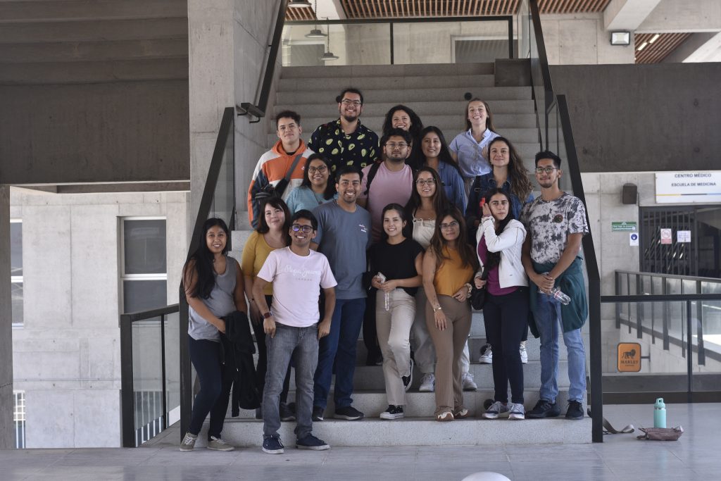 17 egresados de la primera generación de Medicina UTA