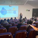Escuela de Trabajo Social de la UTA aborda el estrés y agotamiento emocional en seminario educativo
