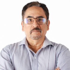 Dr. Alejandro Cuadra Peralta